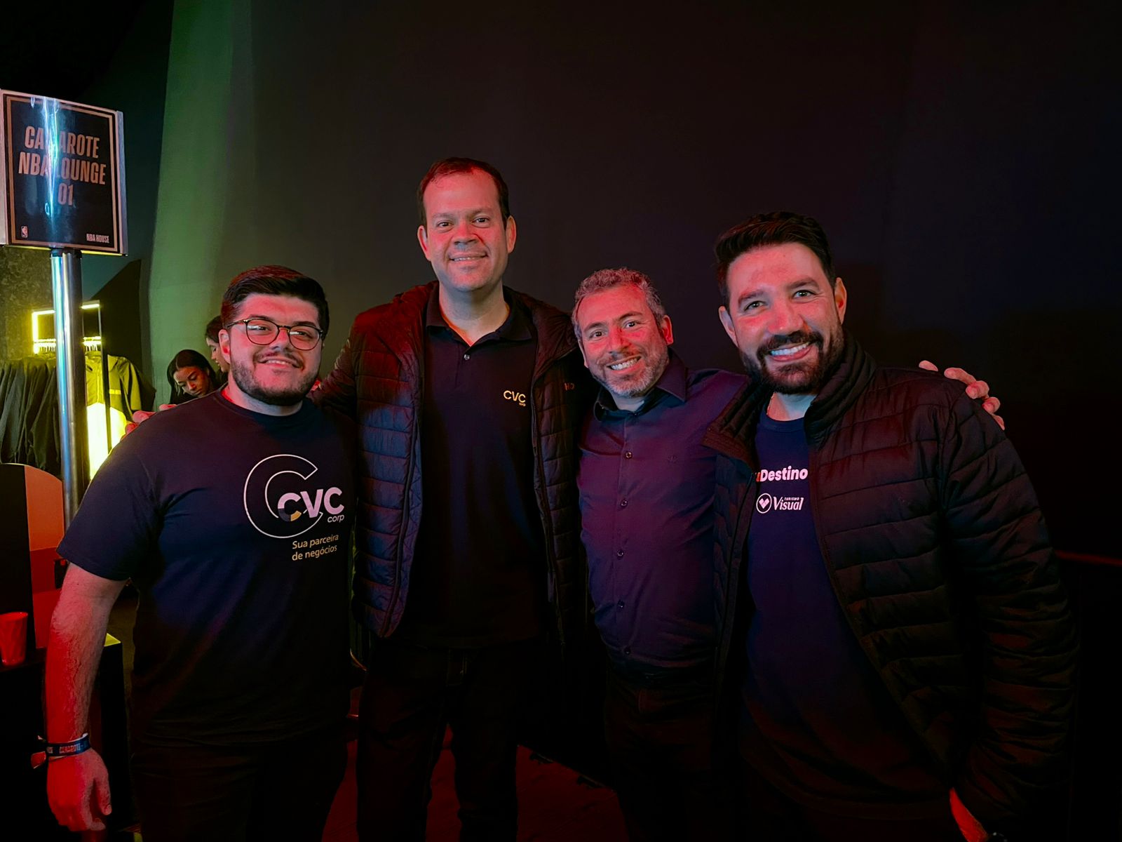 Paulo Biondo e Rodrigo Galvão, da CVC, com Ricardo Bezerra, da Azul, e Hugo Lagares, da Visual Paulo Biondo e Rodrigo Galvão, da CVC, com Ricardo Bezerra, da Azul, e Hugo Lagares, da Visual