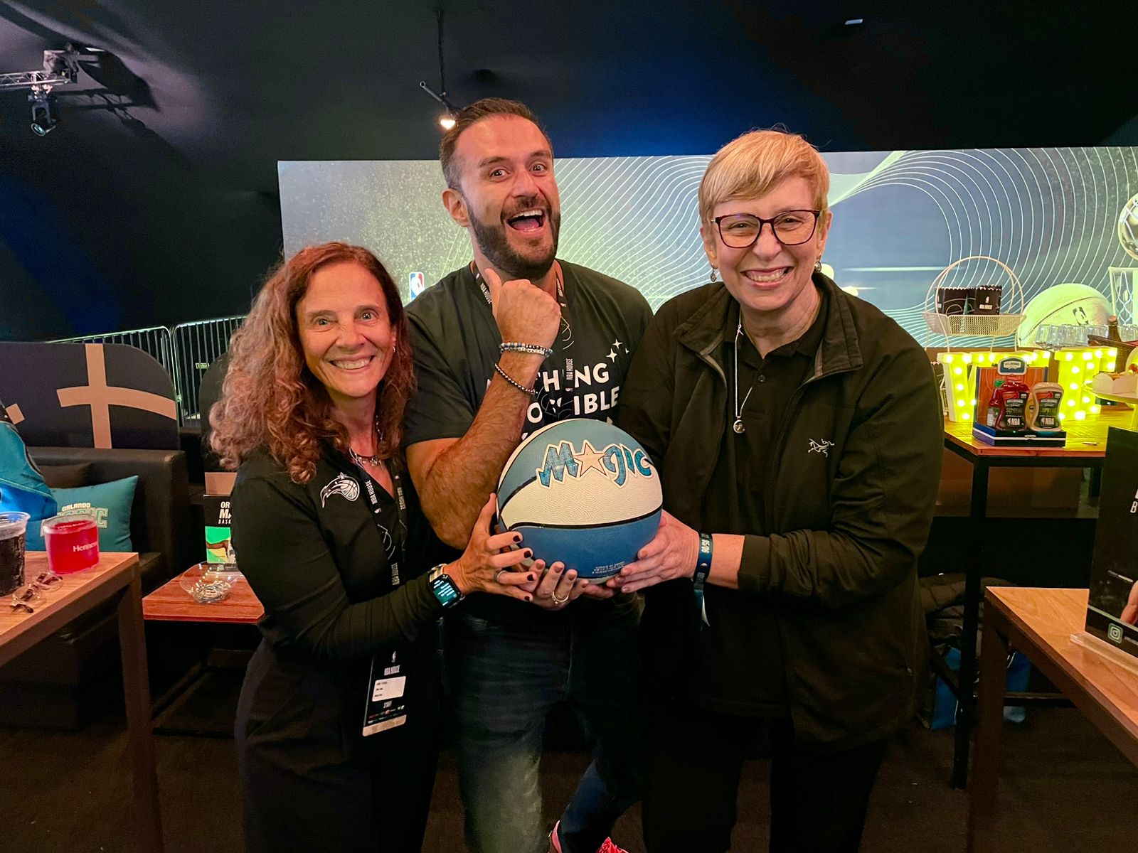 Jane Terra, do Orlando Magic, Neto Fernandes, do Visit Orlando, e Barbara Picolo, da ETS Jane Terra, do Orlando Magic, Neto Fernandes, do Visit Orlando, e Barbara Picolo, da ETS