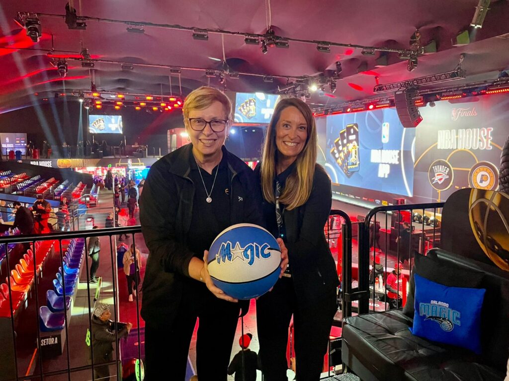 Barbara Picolo, da ETS com Haley Meier, do Orlando Magic