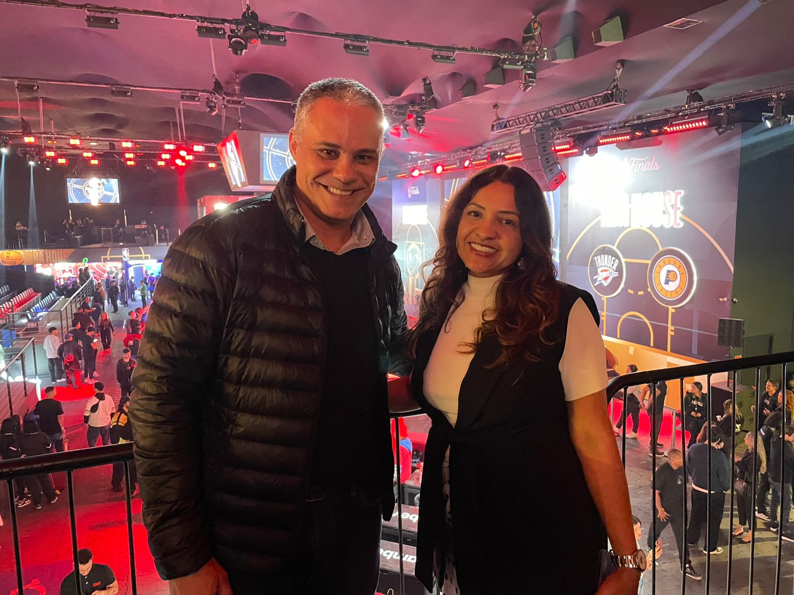 Márcio Nogueira, da HotelDO, e Josy Ribeiro, da SunCoast Operadora Márcio Nogueira, da HotelDO, e Josy Ribeiro, da SunCoast Operadora