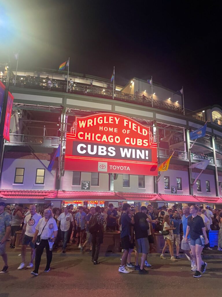 Vitória do Cubs encerrou a noite com chave de ouro