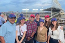 Universal promove noite especial no Wrigley View Rooftop com operadores e vitória do Chicago Cubs; veja fotos
