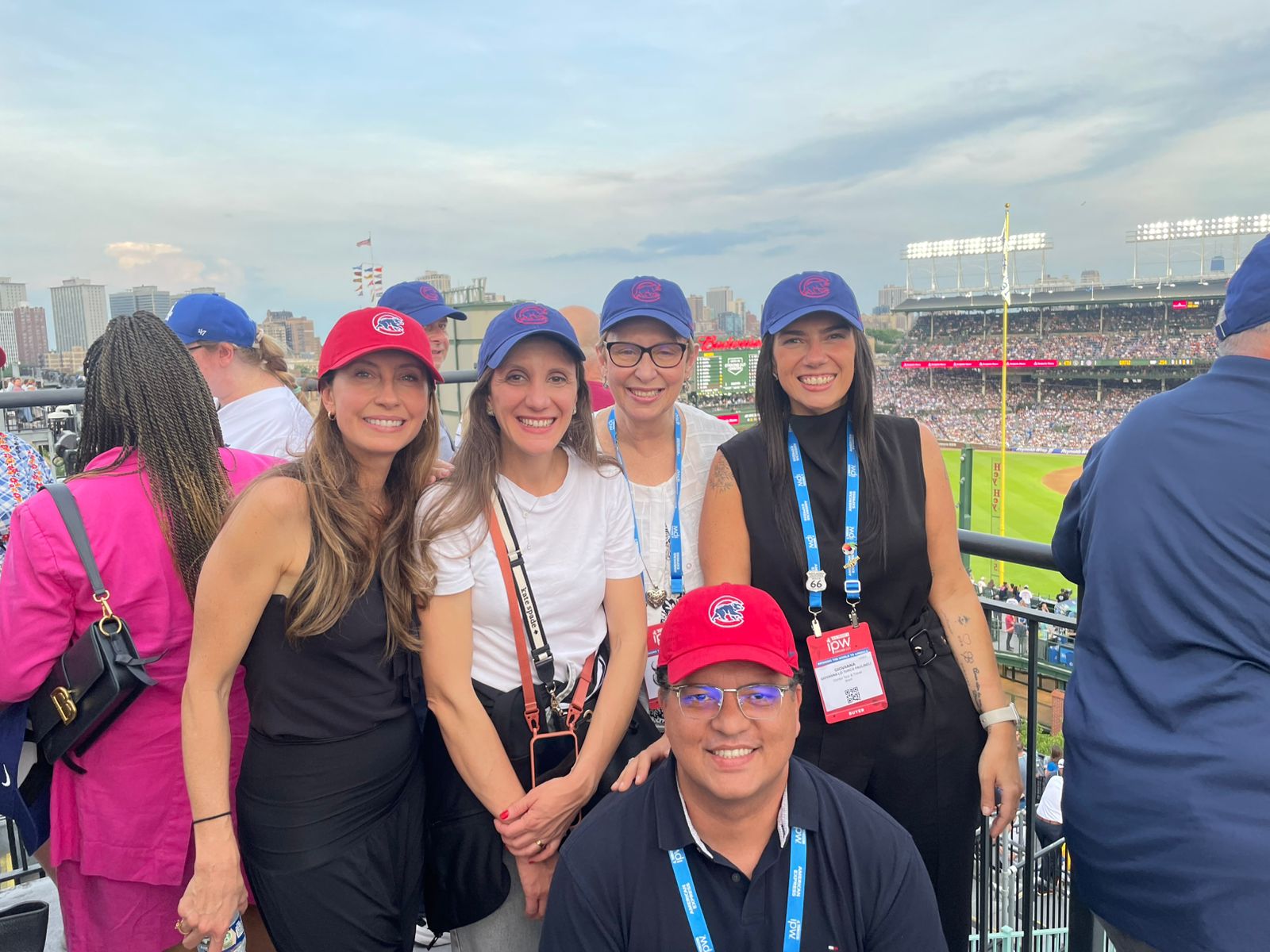 Juliana Pisoni e Juliana Baraldi, da Universal, com Barbara Picolo, da ETS, Giovanna Paulineli e Alberto Bacarin, da Orinter Juliana Pisoni e Juliana Baraldi, da Universal, com Barbara Picolo, da ETS, Giovanna Paulineli e Alberto Bacarin, da Orinter