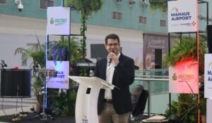 Amazonastur inaugura exposição “Embarque na Magia de Parintins” no aeroporto de Manaus