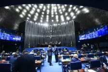 Governo avalia ir ao STF para reverter derrota do IOF