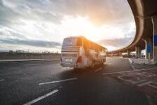 Queda no valor dos combustíveis impulsiona transporte rodoviário