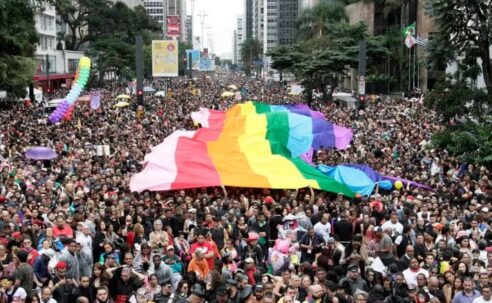 Parada do Orgulho LGBT+ movimenta mais de R$ 548 milhões na economia de SP