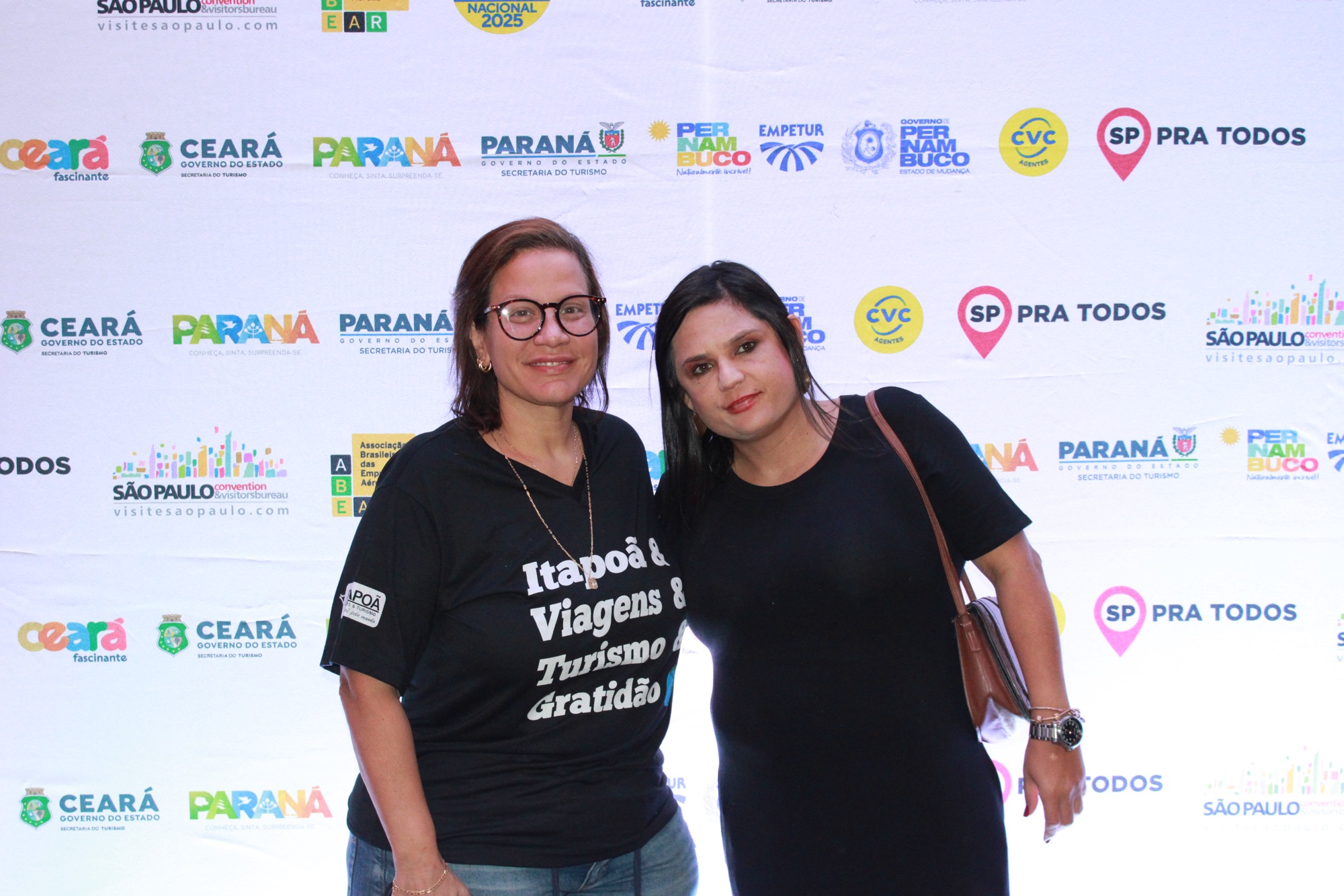 Marília Oliveira, da Itapuã Viagens e Turismo; e Michele Cardoso, da SS Viagens Marília Oliveira, da Itapuã Viagens e Turismo; e Michele Cardoso, da SS Viagens