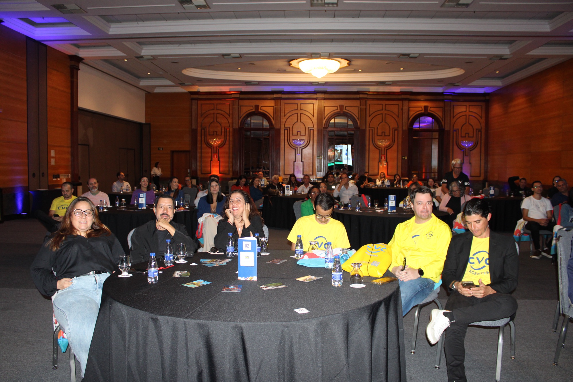 Em Belo Horizonte, agentes de viagens conferem as novidades dos expositores Em Belo Horizonte, agentes de viagens conferem as novidades dos expositores