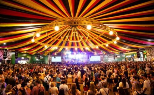 Oktoberfest em Blumenau: maior festa alemã das Américas será celebrada por 19 dias