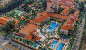 Royal Palm Plaza Resort terá apresentações de Diogo Nogueira e Mundo Bita em julho