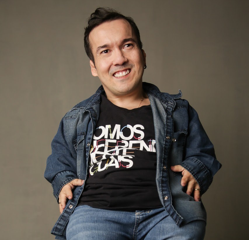 Gigante Léo lança fábula infantil sobre diversidade na Bienal do Livro Rio 2025 1 unnamed 5 1 Gigante Léo lança fábula infantil sobre diversidade na Bienal do Livro Rio 2025
