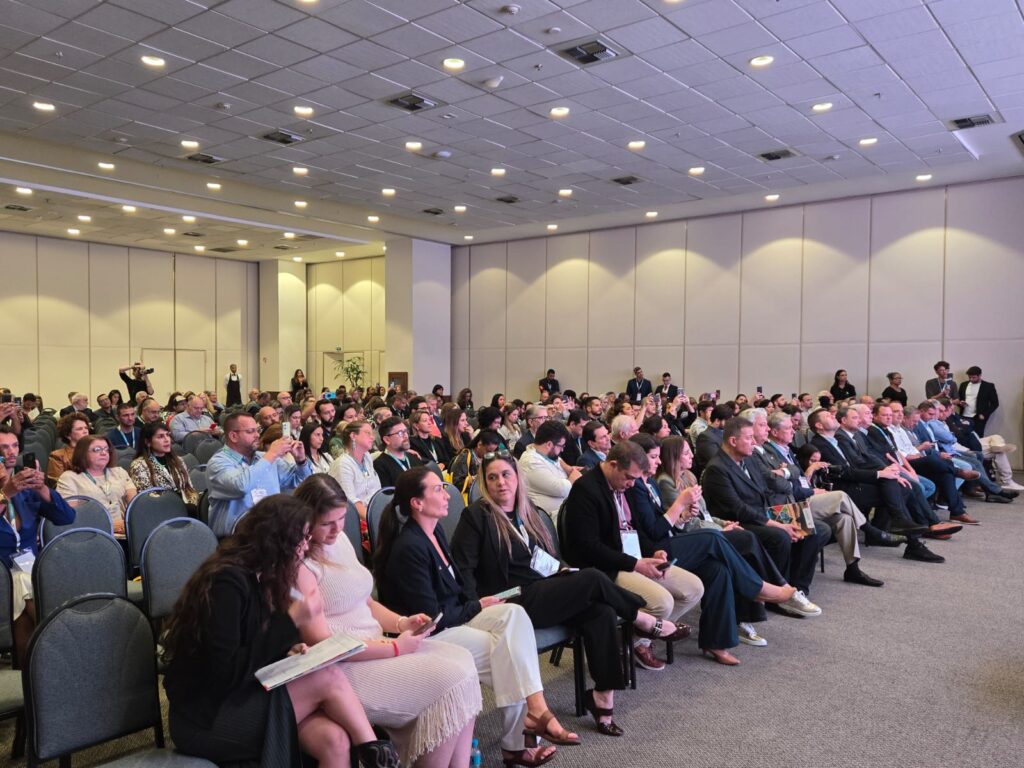 Abertura do evento reuniu convidados e autoridades fluminenses Veja fotos da abertura do 7º Congresso Estadual Empresarial de Turismo