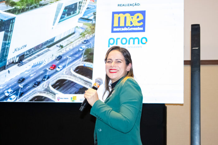 Turismo de São Paulo brilha no Roadshow M&E 2025 em Campinas com experiências que vão da metrópole ao interior 1 Aline Moretto do Visit SP em apresentacao no Roadshow do ME e1751412277386 Turismo de São Paulo brilha no Roadshow M&E 2025 em Campinas com experiências que vão da metrópole ao interior