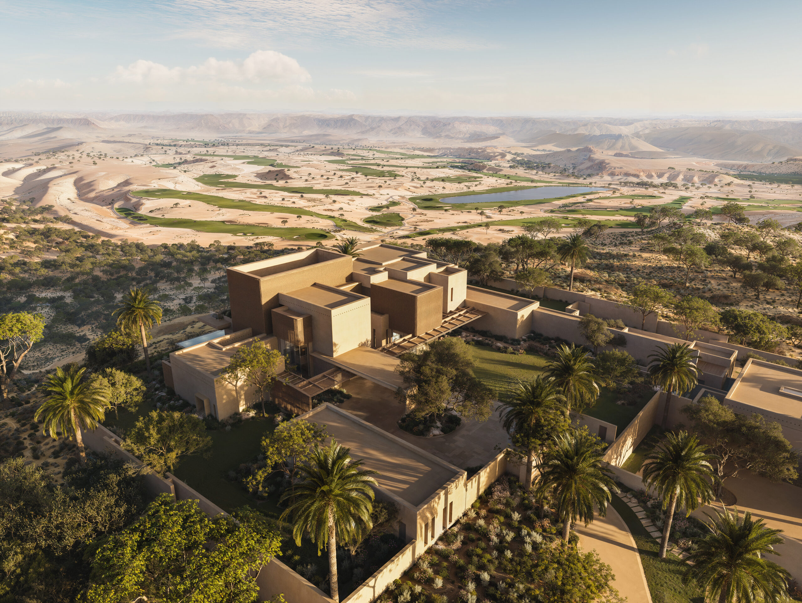 Aman anuncia novo resort e residências exclusivas no coração de Wadi Safar, na Arábia Saudita 1 Aman Residences Amansamar Villa Hero Golf Views scaled Aman anuncia novo resort e residências exclusivas no coração de Wadi Safar, na Arábia Saudita