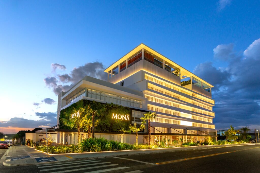 Monã Hotel celebra um ano em Teresina com retrofit do centro de convenções 1 Fachada contemporanea do Mona Hotel na Avenida Homero Castelo Branco simbolo de modernidade em Teresina Monã Hotel celebra um ano em Teresina com retrofit do centro de convenções