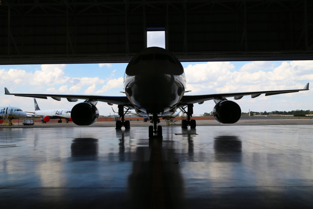 Mais de 65 milhões de passageiros: como Campinas virou centro da aviação brasileira 1 HANGAR AZUL 02H Mais de 65 milhões de passageiros: como Campinas virou centro da aviação brasileira