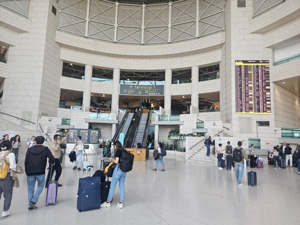 Funcionários de aeroportos de Lisboa anunciam greve em todos os fins de semana até setembro Funcionários de aeroportos de Lisboa anunciam greve em todos os fins de semana até setembro