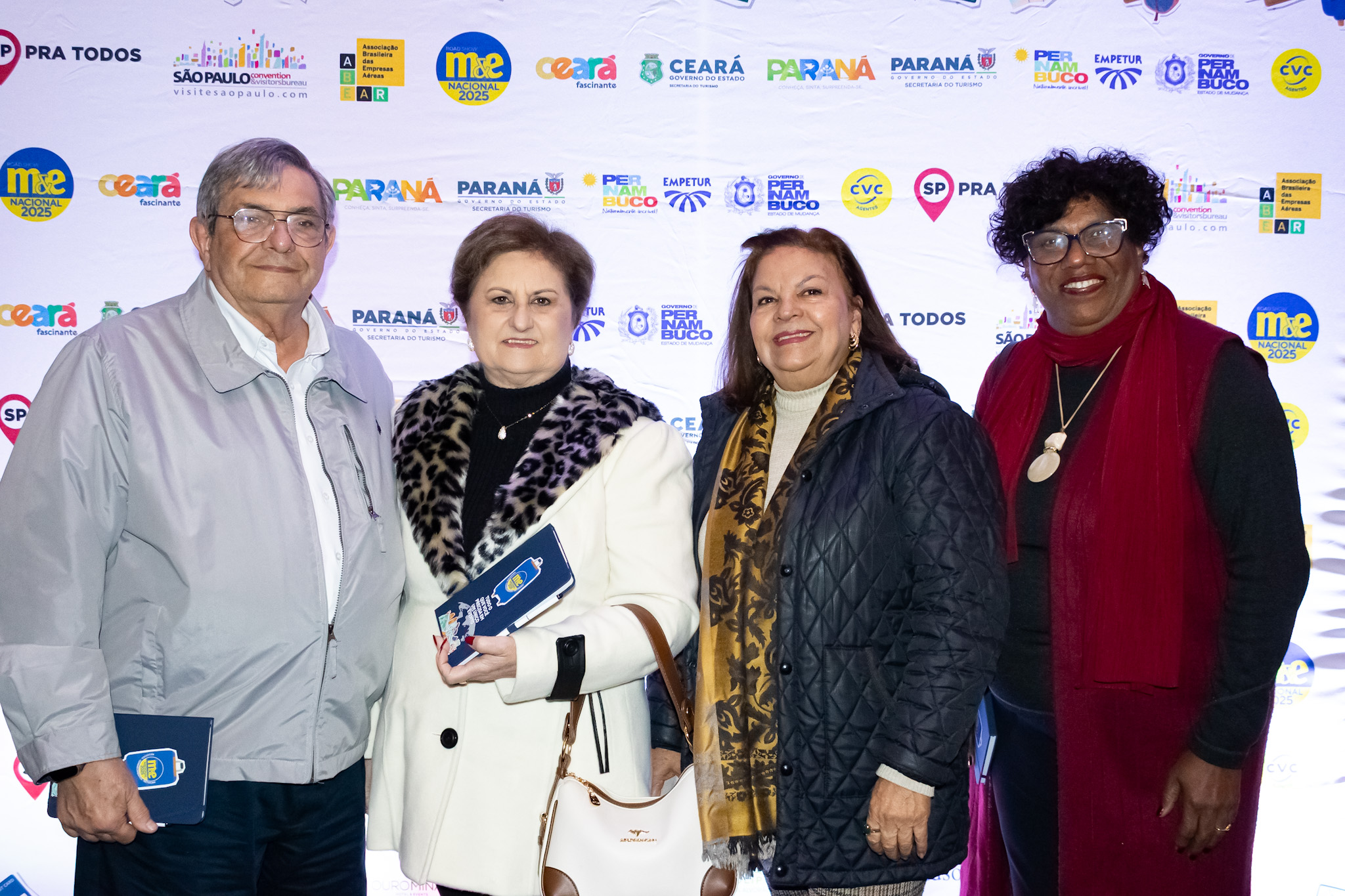 Roadshow M&E Nacional 2025 - Notícias 6 Jose Sierra e Catarina Matulovic da Catarina Rio Tur Marlene Graca da Marinar Viagens Turismo e Elvira Menezes da JoyRio 1 1 Roadshow M&E Nacional 2025 - Notícias