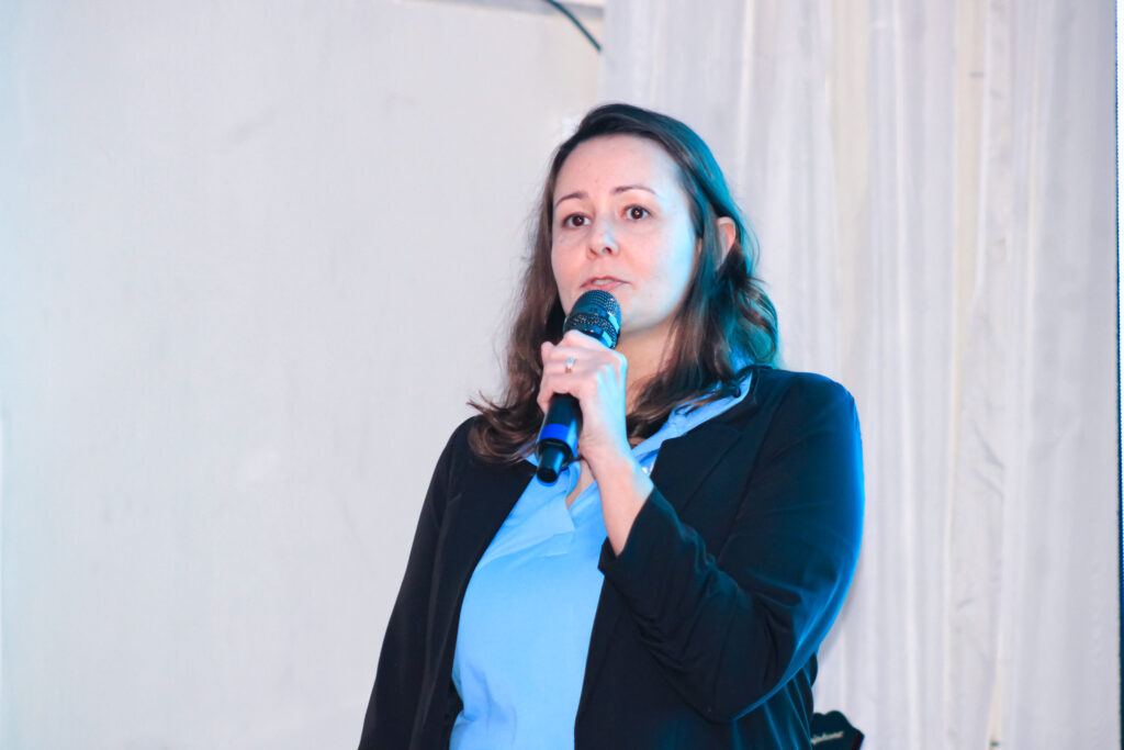 Noivos na mira: Tailândia, Belize, Bahamas e outros destinos brilham no Summit Orinter Casamentos 3 Juliana Marinotti representante das Bahamas em apresentacao aos agentes de viagens Noivos na mira: Tailândia, Belize, Bahamas e outros destinos brilham no Summit Orinter Casamentos