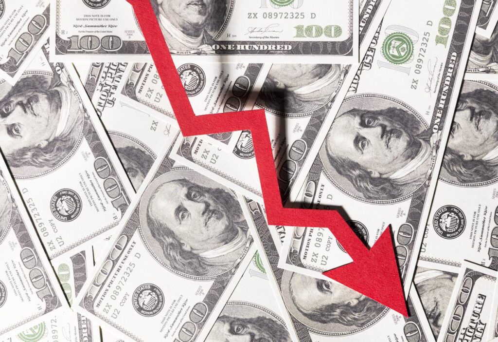 dolar Dólar cai abaixo de R$ 5,40 com foco no exterior; Ibovespa fecha em máxima histórica