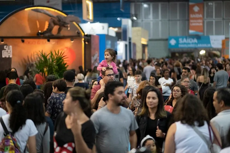 o evento new Bienal do Livro 2025 injeta mais de R$ 1 bi na economia do Rio