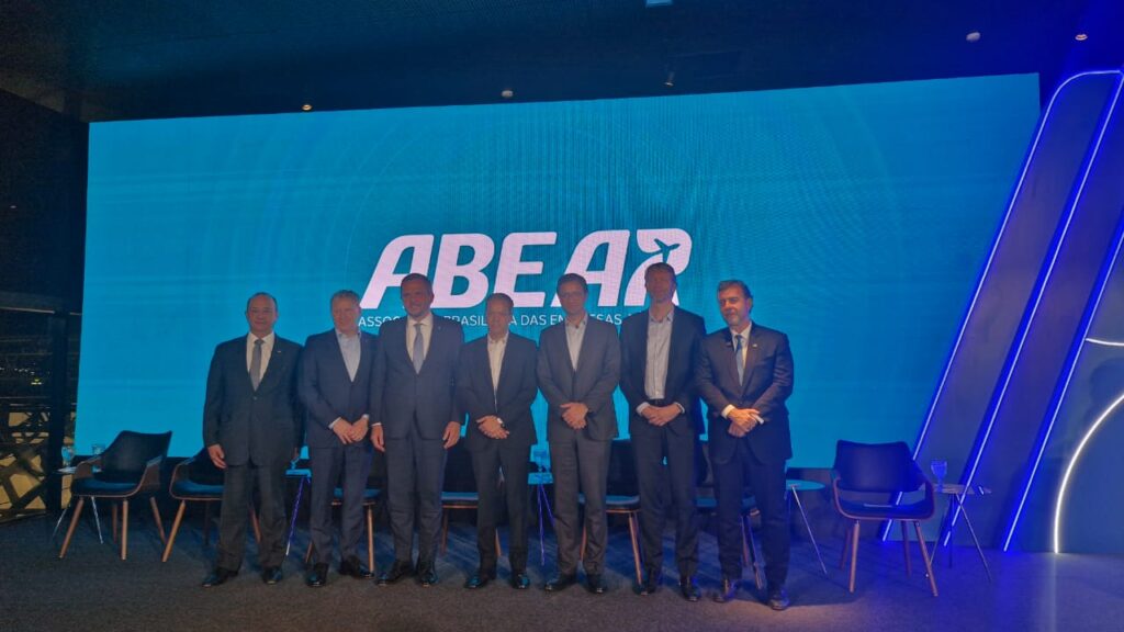 Abear lança nova fase da aviação brasileira em evento em Brasília Abear lança nova fase da aviação brasileira em evento em Brasília