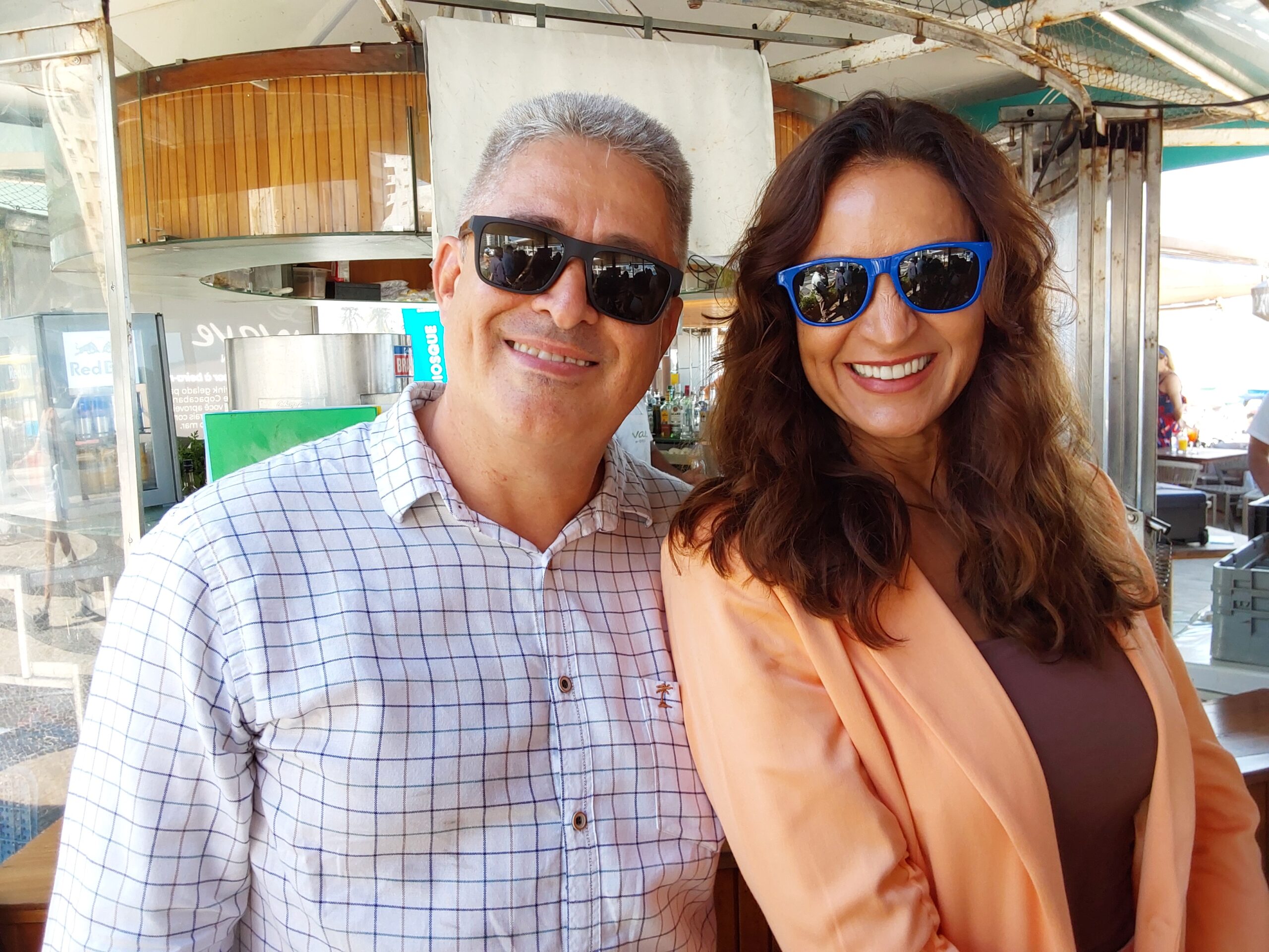 Alex Dissat, da 4 Cantos Operadora, e Adriana Sales, da Rextur Advance
