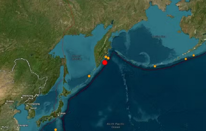 Atividade sísmica reacende vulcão Krasheninnikov em Kamchatka após anos de inatividade (Reprodução/USGS).png