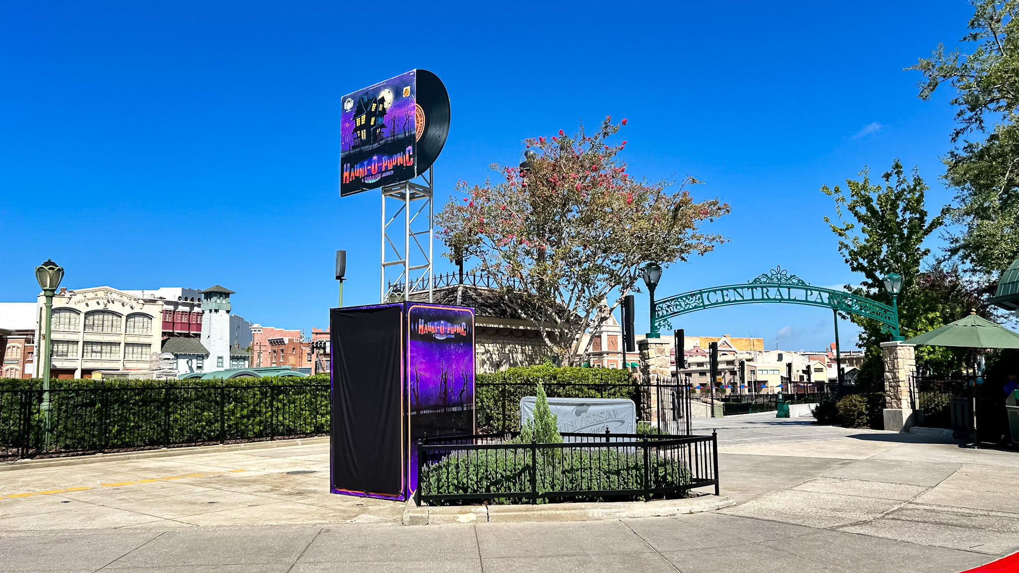 O Haunt - O - Phonic a Ghost Journey é um show disponível no halloween