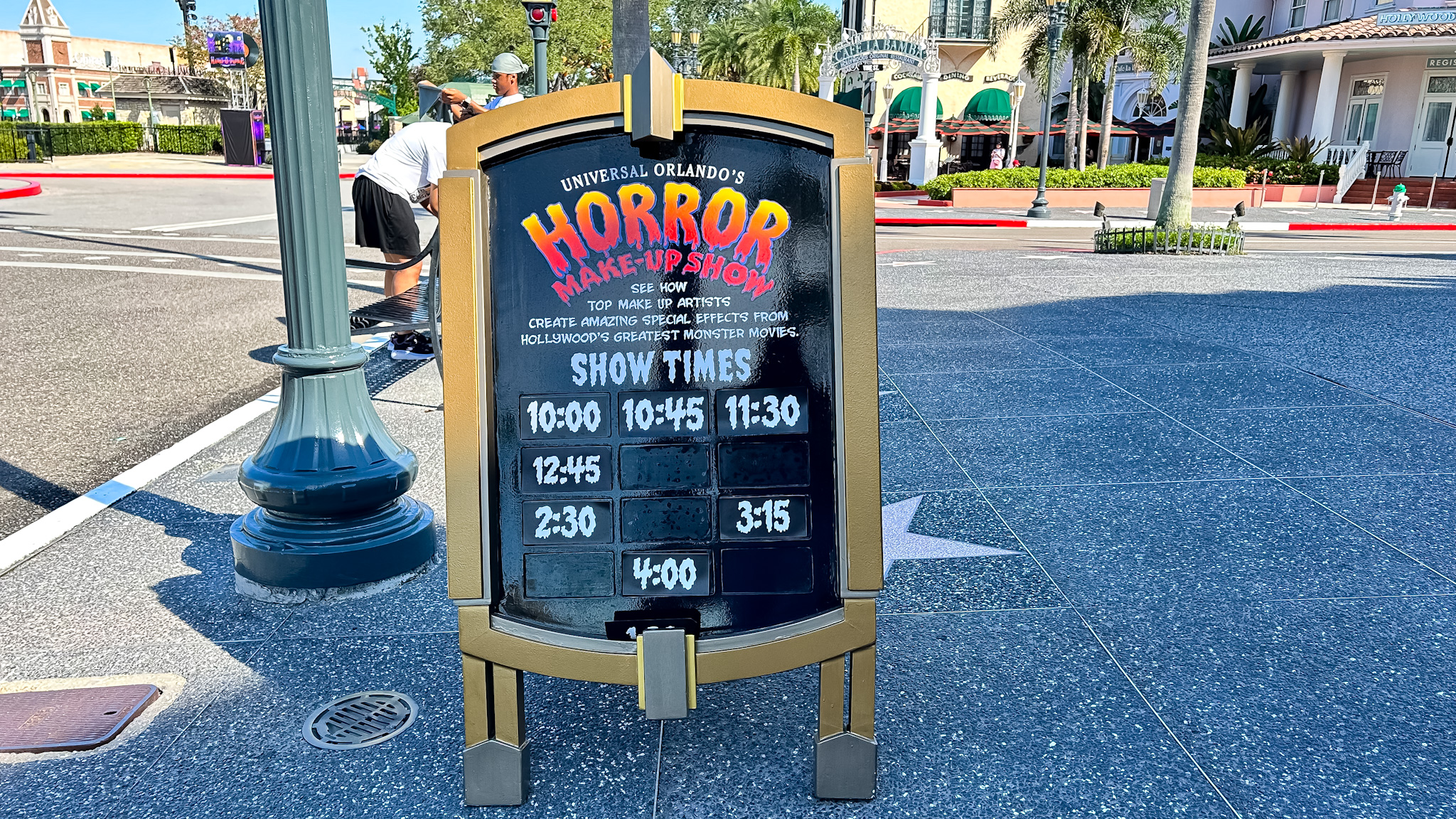 Programação do Universal Studios Florida durante o Halloween Horror Nights com maquiagens artísticas