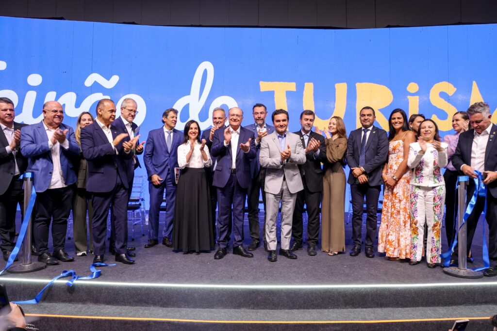 Salão do Turismo bate recorde e reúne mais de 35 mil pessoas em São Paulo; veja cobertura completa do M&E Salão do Turismo bate recorde e reúne mais de 35 mil pessoas em São Paulo; veja cobertura completa do M&E