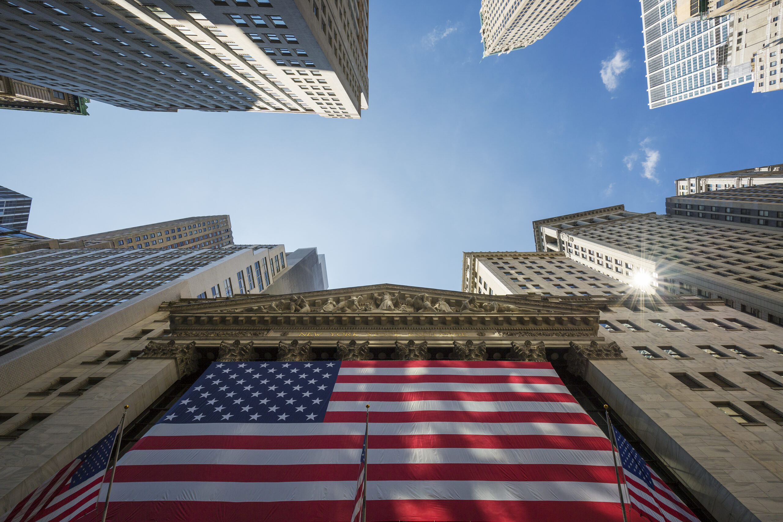 new york stock exchange wall street new york city scaled Destinos