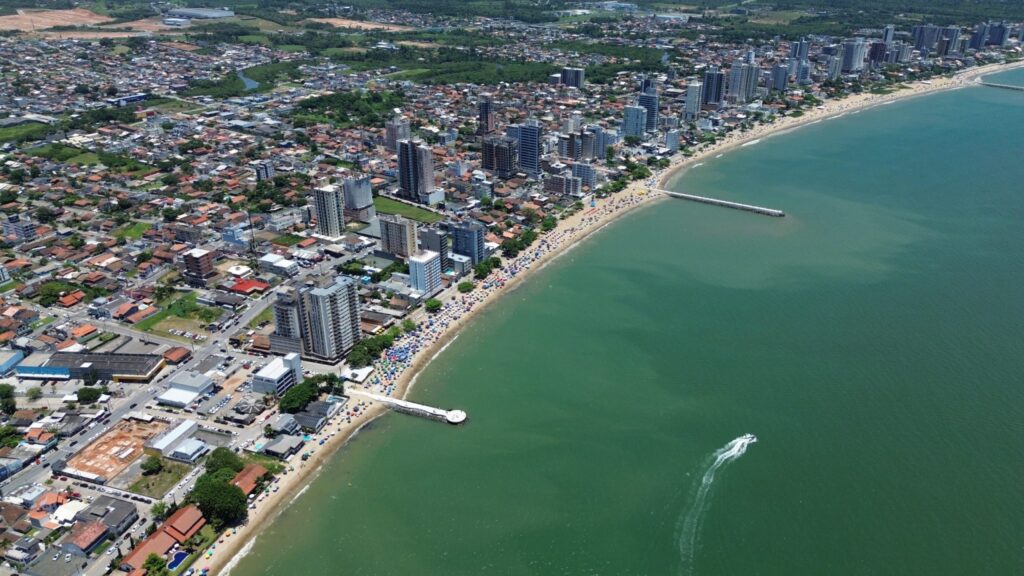 Balneário Piçarras lança obra de R$ 38 milhões para ampliar faixa de areia da praia central