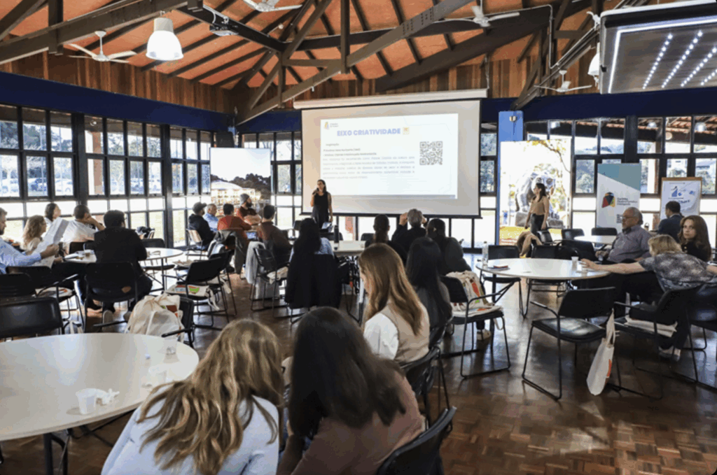 Curitiba lança rede nacional e busca selo internacional de turismo inteligente Curitiba lança rede nacional e busca selo internacional de turismo inteligente