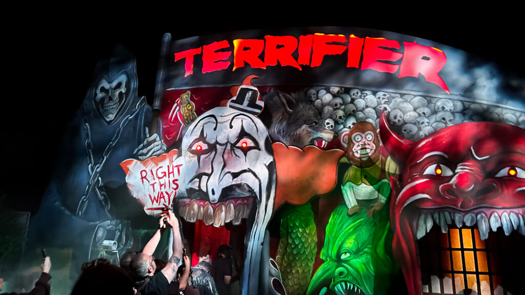 Entra da casa assombrada Terrifier Halloween Horror Nights 2025: Como foi viver a noite mais assustadora e divertida da Universal