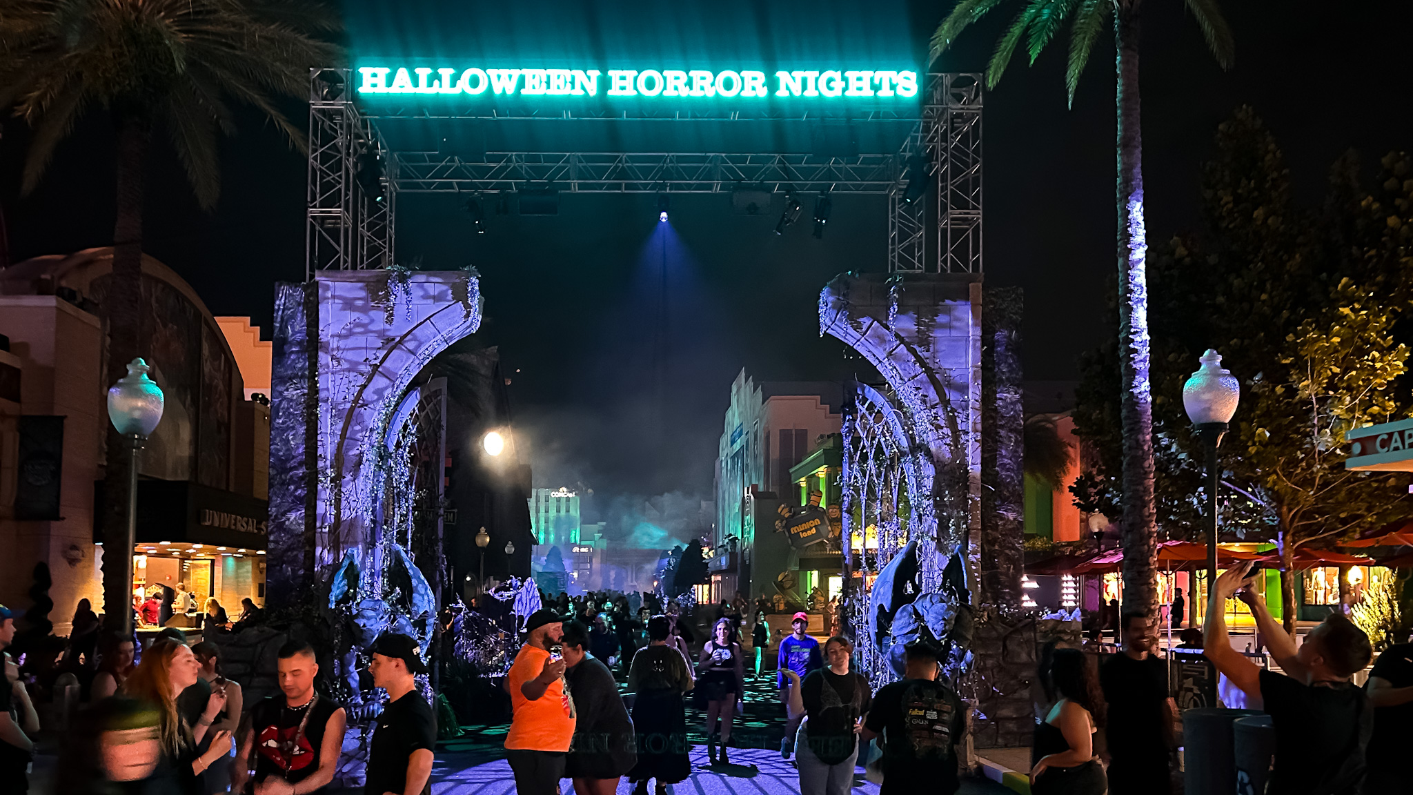 Entrada do Halloween Horror Nights 2025