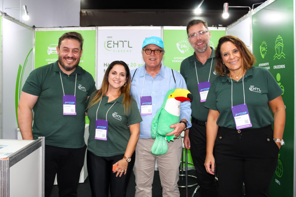 Equipe da EHTL com Mauricio Vianna de Ilhas Cayman Ilhas Cayman participam da Avirrp com EHTL