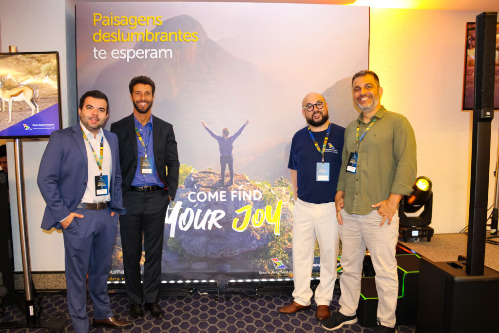 Turismo na África do Sul atrai 34 mil brasileiros e cresce 17,8% até julho 1 Executivos do Turismo da Africa do Sul e South African Airways Turismo na África do Sul atrai 34 mil brasileiros e cresce 17,8% até julho