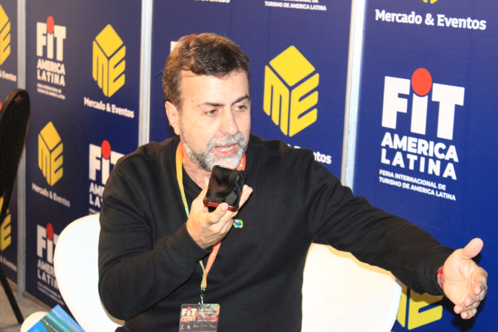 “No que depender de nós e do Governo, o Celso Sabino não sai”, diz Freixo sobre Ministério do Turismo “No que depender de nós e do Governo, o Celso Sabino não sai”, diz Freixo sobre Ministério do Turismo