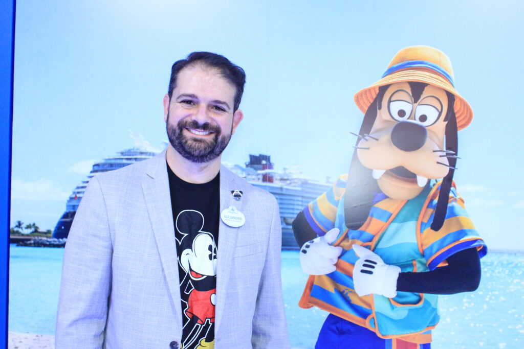 Disney aposta no Four Park Magic Ticket para manter liderança na América Latina Disney aposta no Four Park Magic Ticket para manter liderança na América Latina