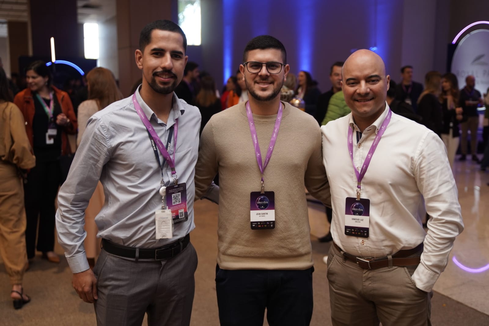 Pedro Eduardo e Jean Santin, da JBT Marel; ao lado de Vinícius Luz, da Unilever