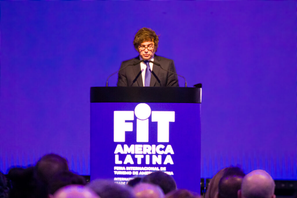 Milei abre FIT 2025 e diz que turismo argentino poderia ser 20 vezes maior Milei abre FIT 2025 e diz que turismo argentino poderia ser 20 vezes maior