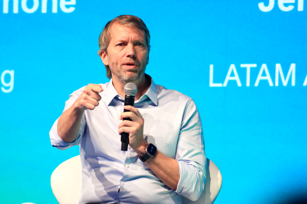 CEO da Latam Brasil vê chance real de Senado bloquear o PL das Bagagens