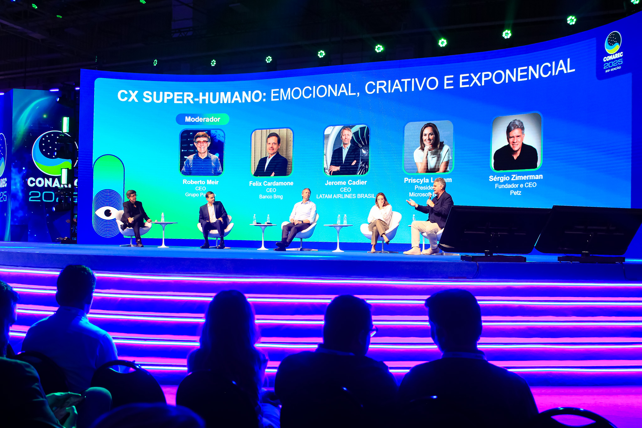 “A tecnologia ajuda a hiperpersonalizar, mas não substitui a conexão humana”, diz CEO da Latam 2 Jerome Cardier CEO da Latam participa do painel com CEOs de grandes marcar na Conarec 2025 “A tecnologia ajuda a hiperpersonalizar, mas não substitui a conexão humana”, diz CEO da Latam