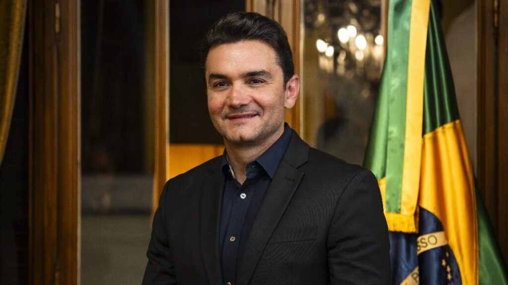 Ministro do Turismo é autor da PEC da Blindagem; entenda 1 Iniciativa foi assinada durante o maior evento do mercado imobiliário do mundo, o MIPIM, que acontece em Cannes, na França (Reprodução/David Agüero)