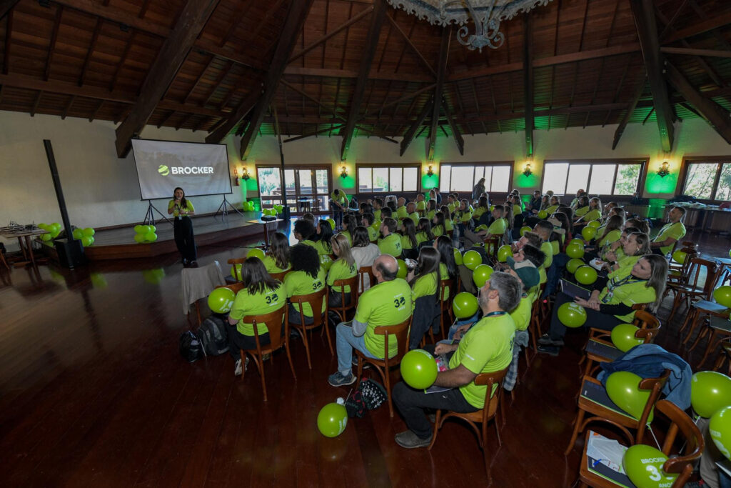 Brocker Turismo celebra 30 anos com nova identidade e ações até 2026