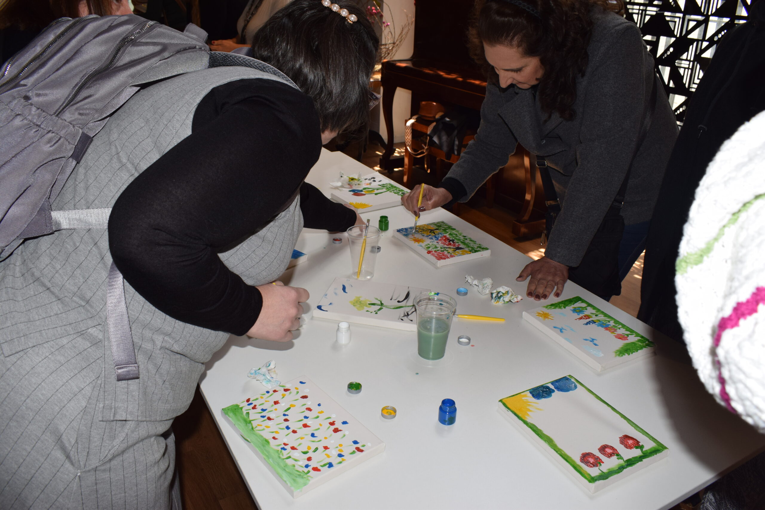 Agentes participaram de dinâmica de pintura