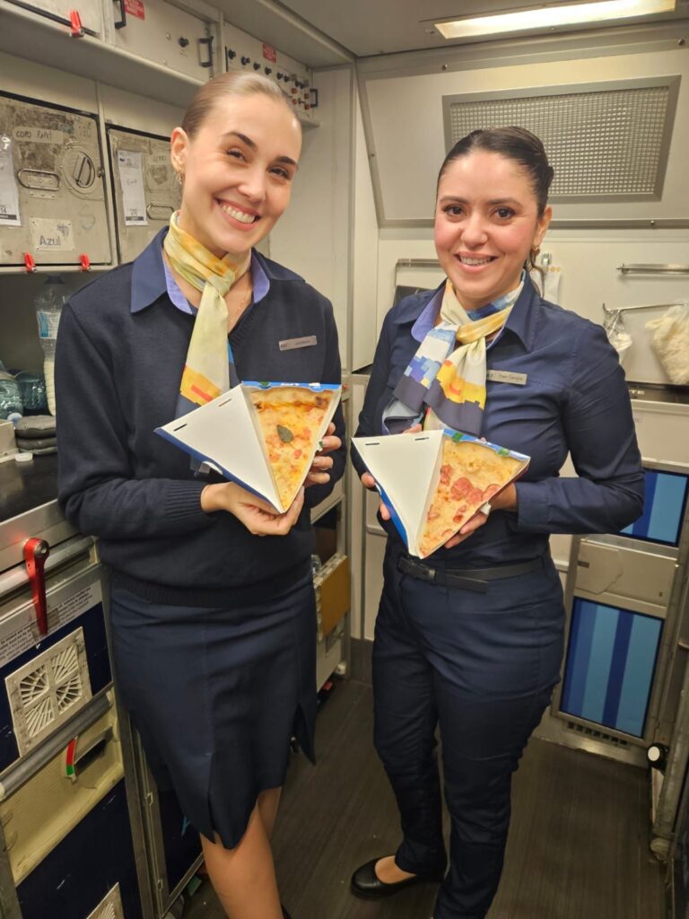 Degustacao Azul Pizza Divulgacao1 Azul volta a servir pizza a bordo após sucesso em voos internacionais