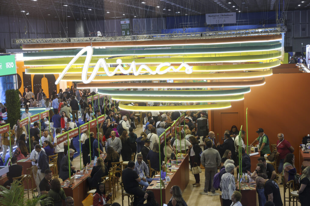 Estande de Minas Gerais bem movimentado no primeiro dia da Abav Expo